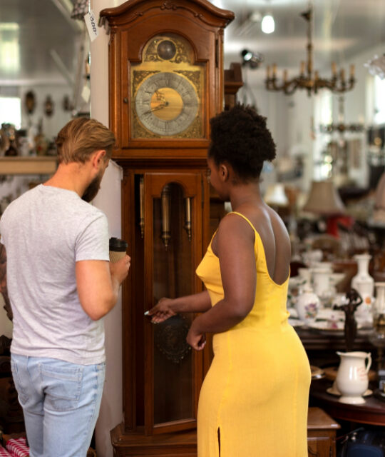 Les 10 questions à poser à un antiquaire avant de vendre vos objets anciens